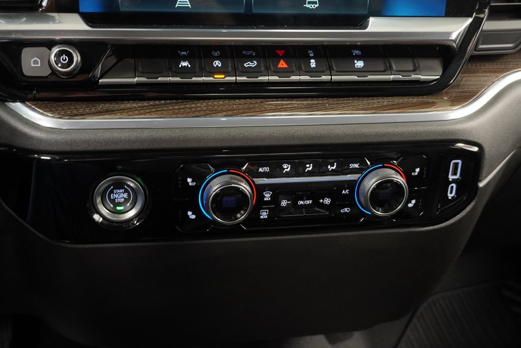 Used 2023 Chevrolet Silverado 1500 LT AWD/4WD image 19