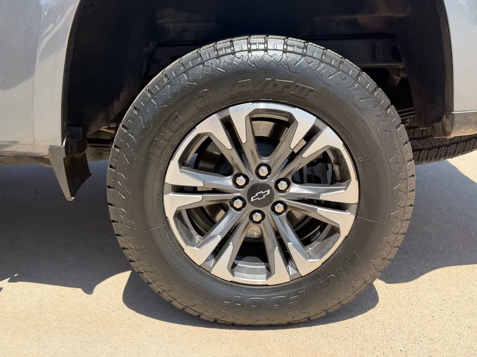 Used 2021 Chevrolet Colorado Z71 w/ Safety Package RWD image 9