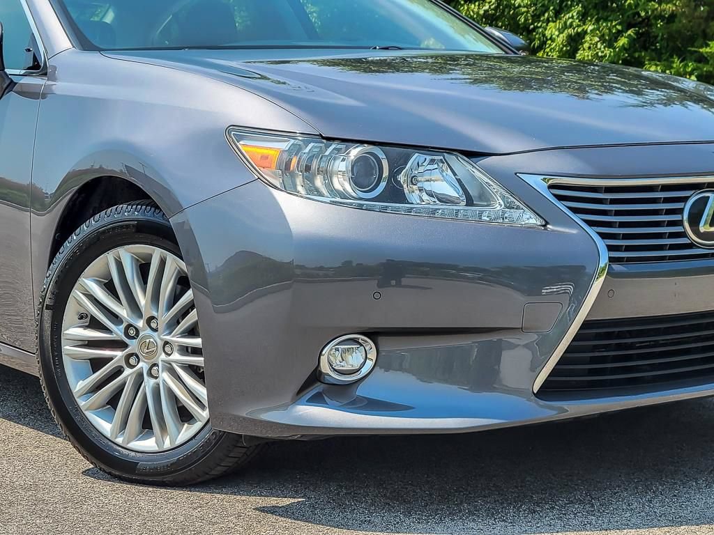 Used 2014 Lexus ES 350 w/ Luxury Package FWD image 3