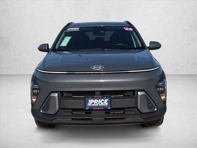 Used 2025 Hyundai Kona SEL FWD image 2