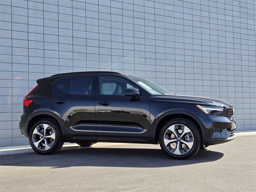 New 2025 Volvo XC40 B5 Plus w/ Protection Package Premier image 4
