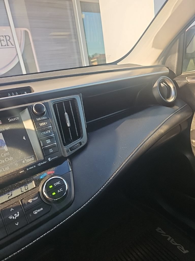 Used 2017 Toyota RAV4 XLE AWD/4WD image 15