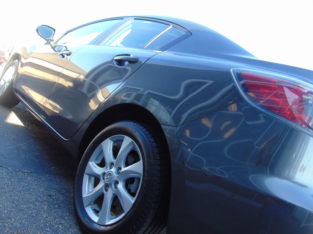 Used 2011 MAZDA MAZDA3 i Touring FWD image 16
