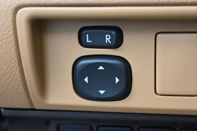 Used 2017 Lexus ES 350 w/ Luxury Package FWD image 12
