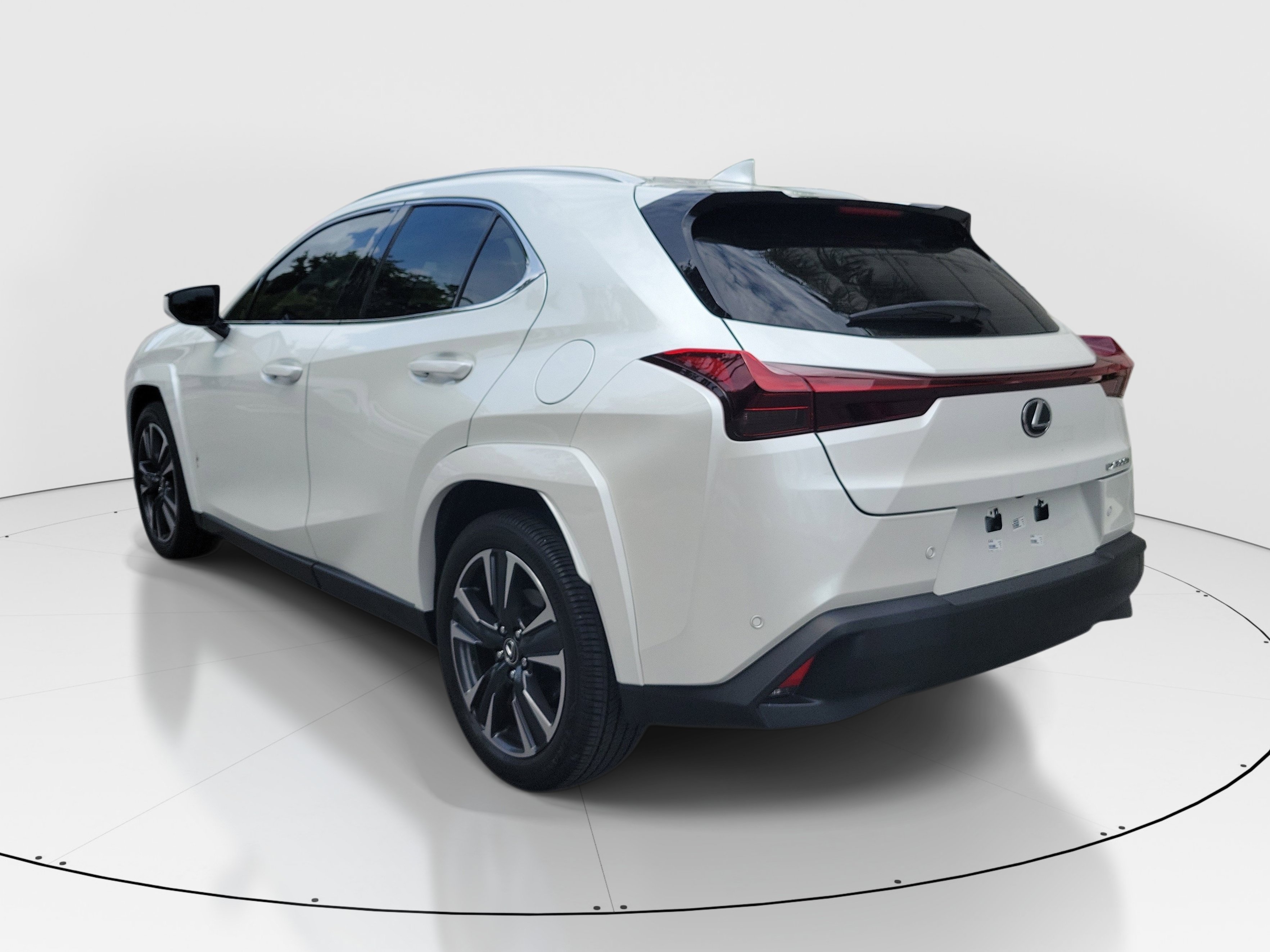 Used 2025 Lexus UX 300h FWD w/ Accessory Package (Z2) image 4