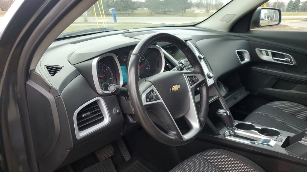 Used 2017 Chevrolet Equinox LT w/ Convenience Package image 9