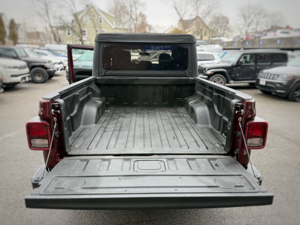 Used 2022 Jeep Gladiator Sport image 28