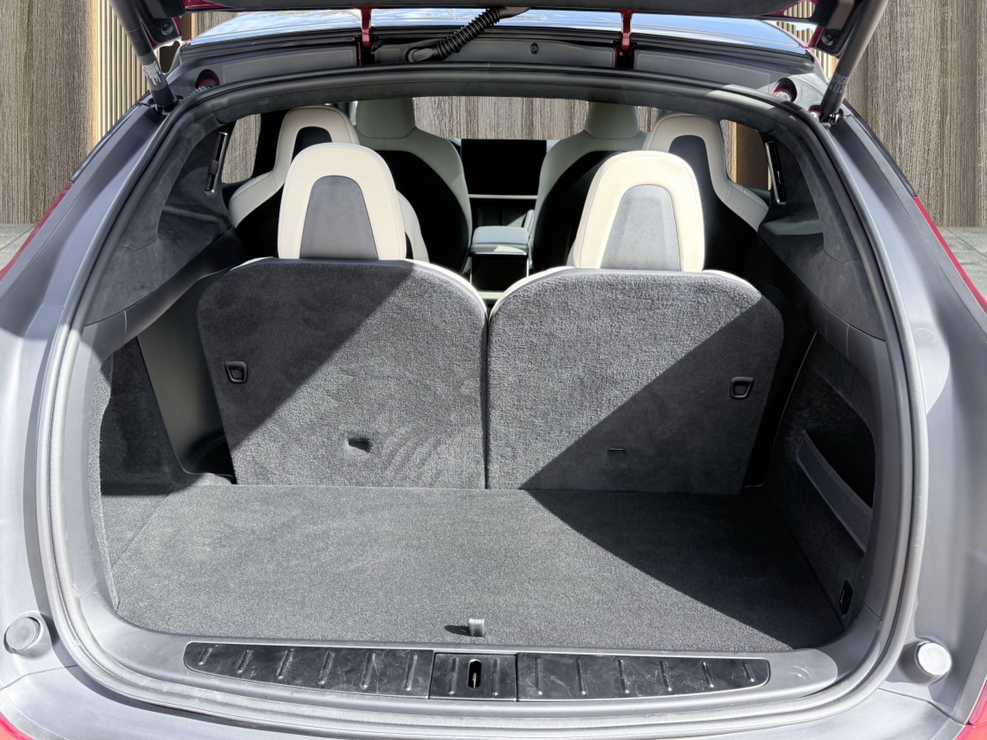 Used 2025 Tesla Model X Plaid image 12