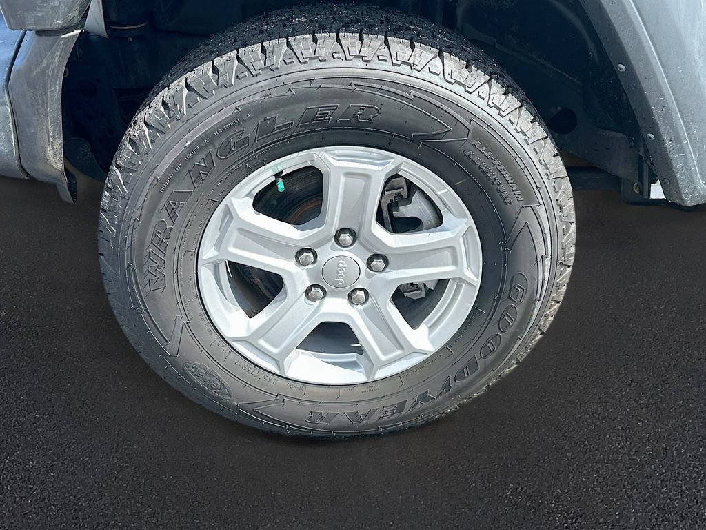 Used 2023 Jeep Wrangler Sport S image 34