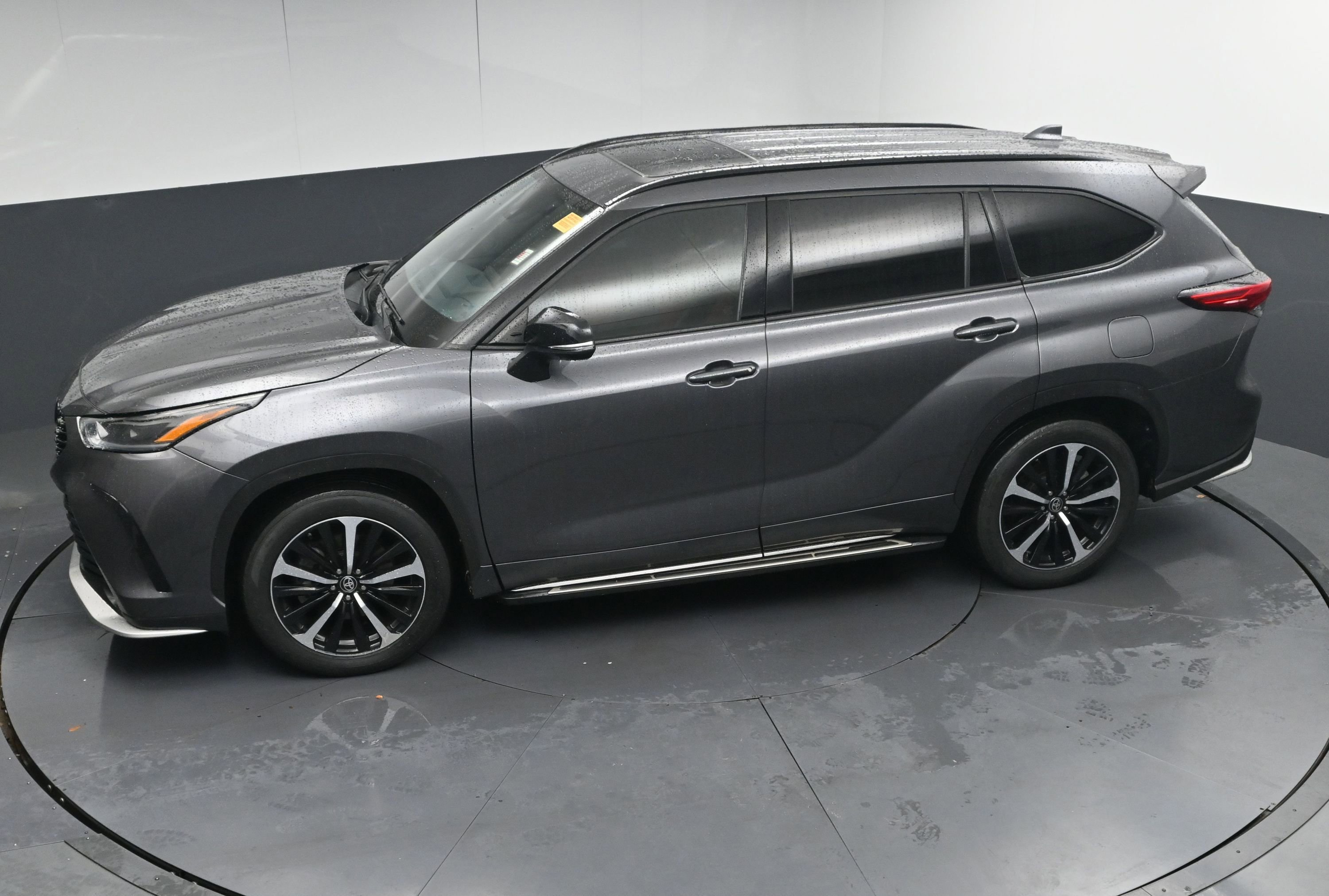 Certified 2021 Toyota Highlander XSE image 39