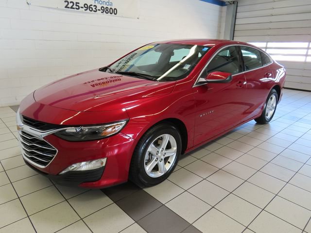 Used 2024 Chevrolet Malibu LT image 2