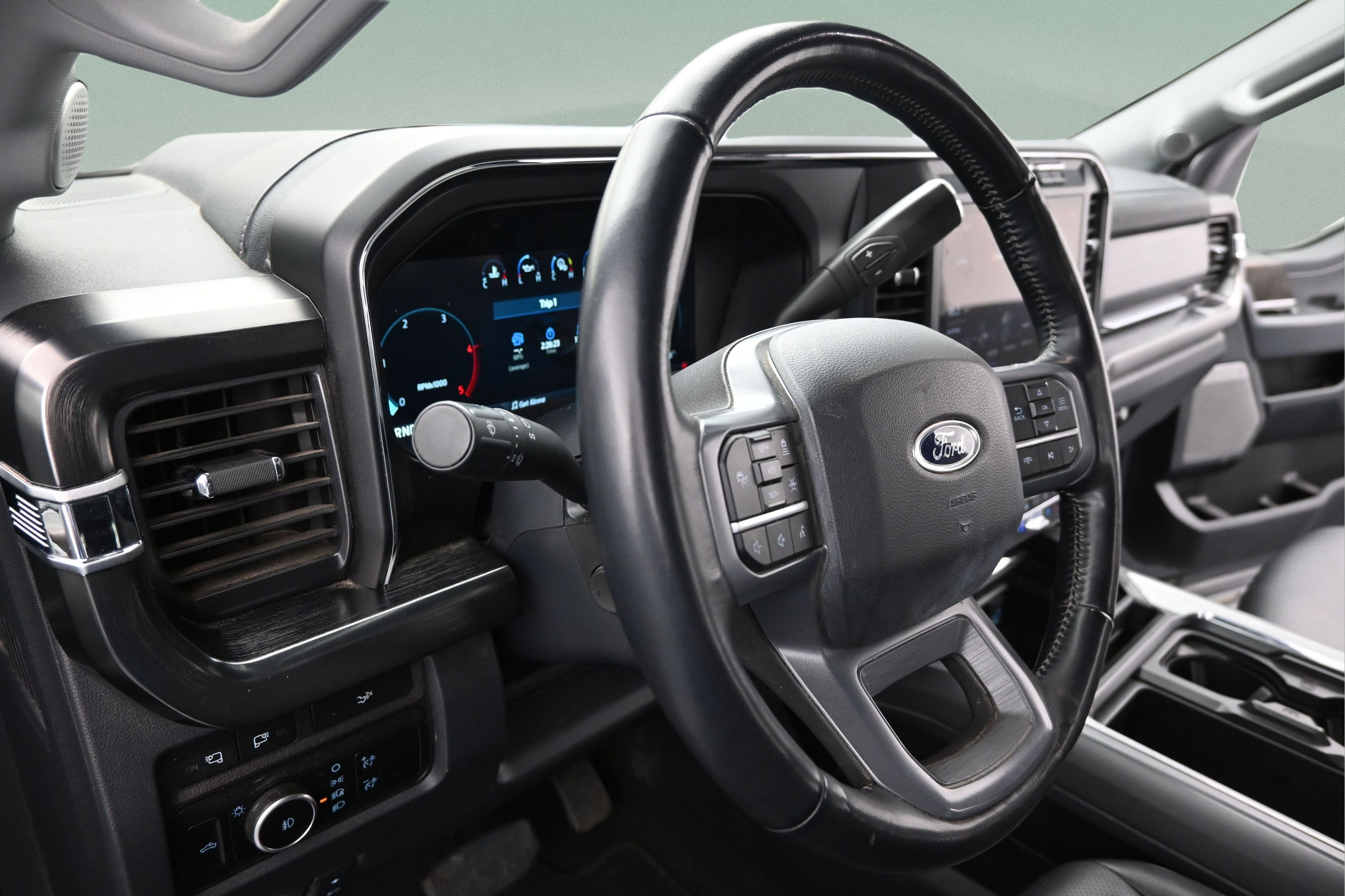 Used 2024 Ford F250 Lariat w/ Lariat Ultimate Package AWD/4WD image 12