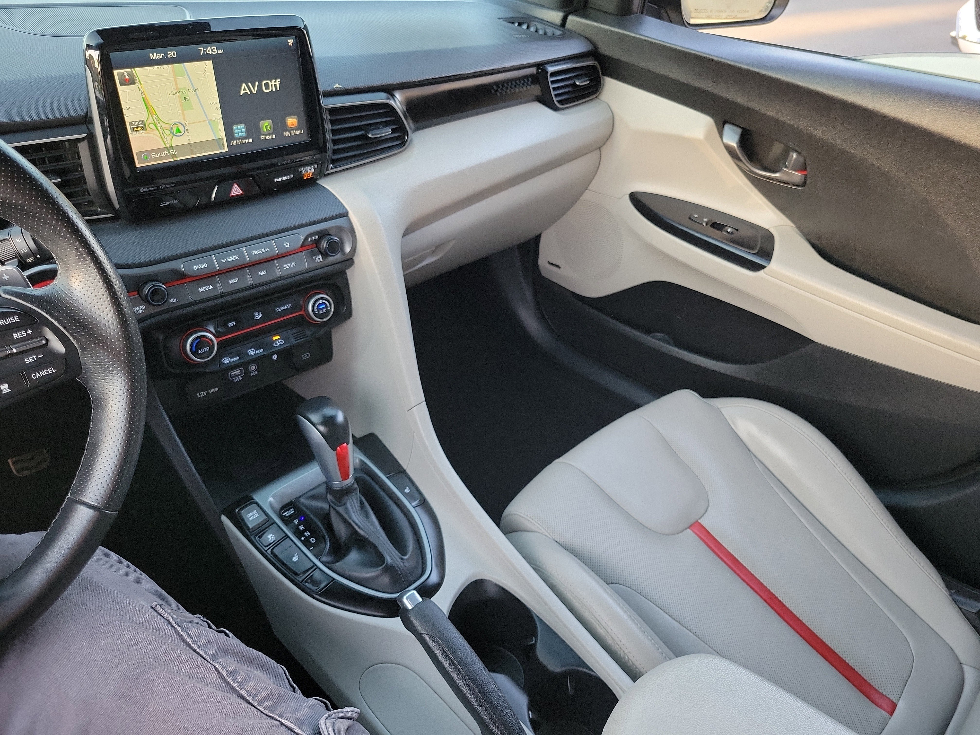 Used 2020 Hyundai Veloster Turbo Ultimate image 12