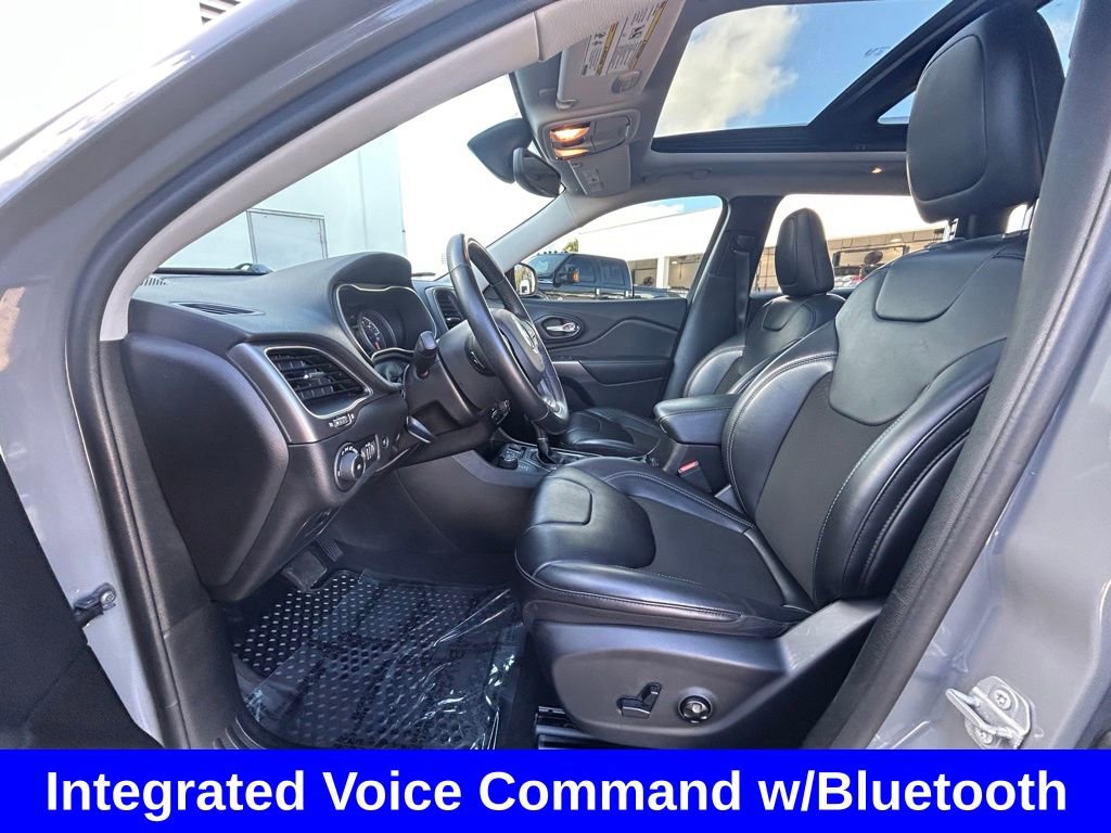 Used 2020 Jeep Cherokee Latitude Plus w/ Comfort/Convenience Group image 10