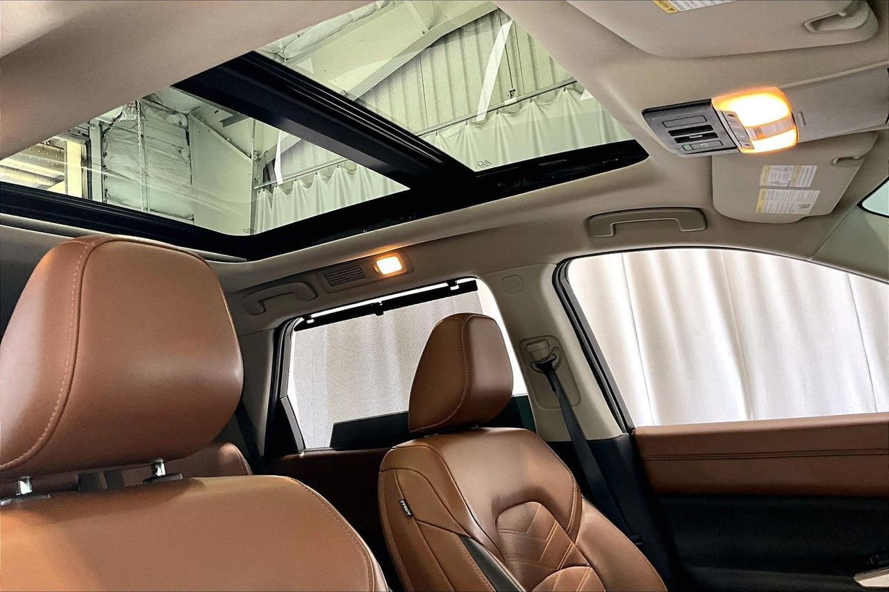 Used 2023 Nissan Pathfinder Platinum w/ Cargo Package FWD image 27