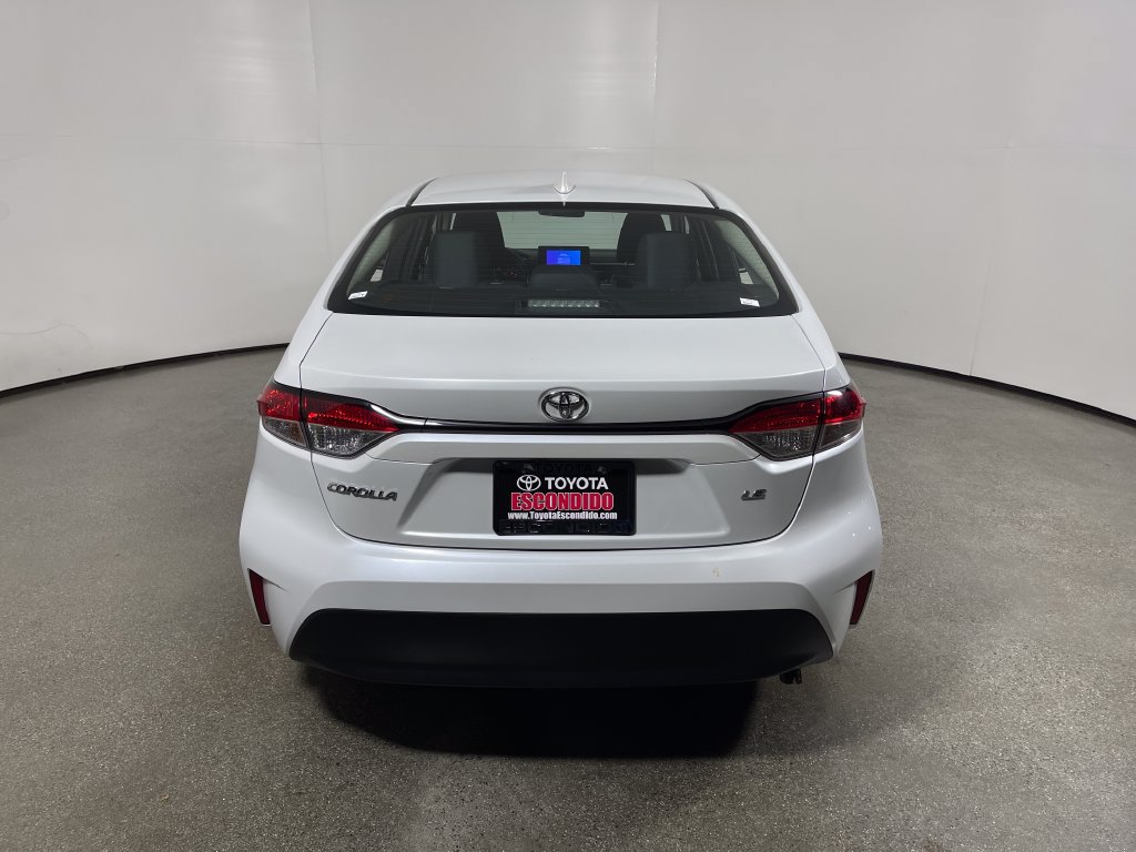 Used 2025 Toyota Corolla LE FWD image 4