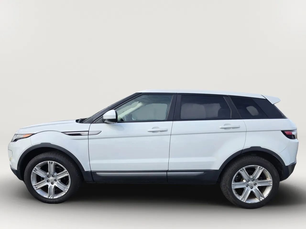 Used 2014 Land Rover Range Rover Evoque Pure Plus AWD/4WD image 3