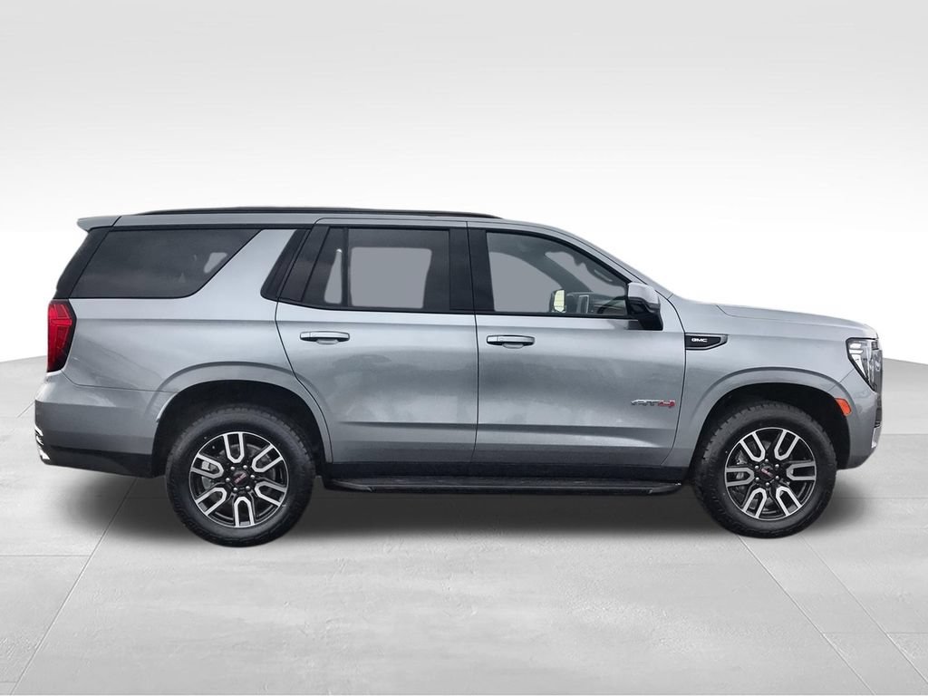 Used 2024 GMC Yukon AT4 w/ Technology Package AWD/4WD image 9