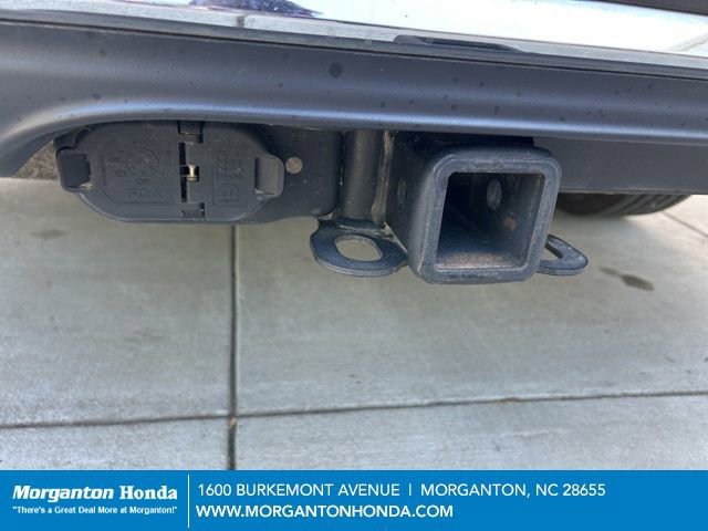 Used 2021 Chrysler Pacifica Touring-L w/ Uconnect Theater Family Group FWD image 31