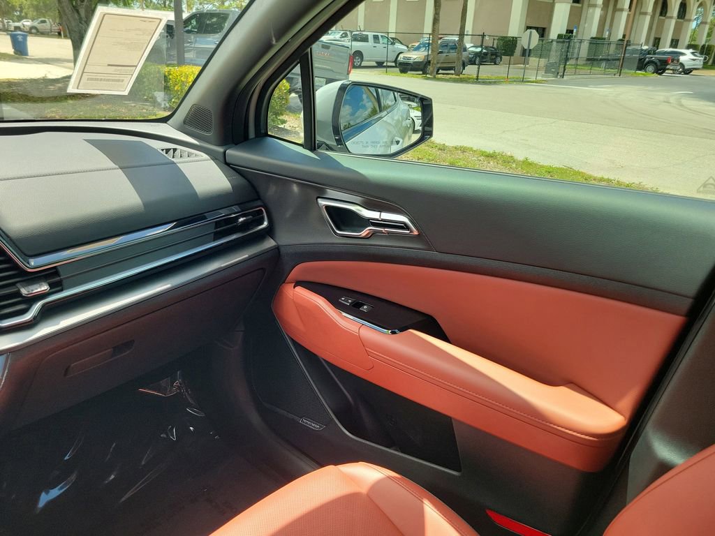 Used 2025 Kia Sportage SX image 18