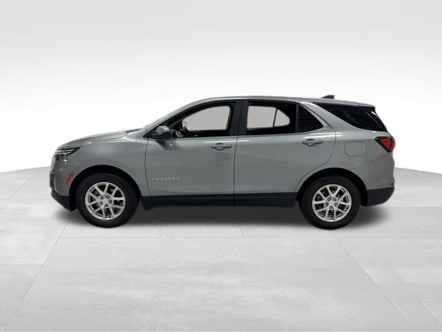Used 2024 Chevrolet Equinox LT FWD image 2