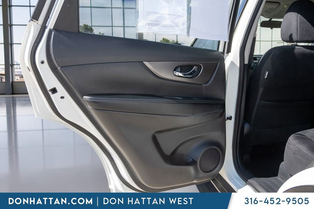 Used 2014 Nissan Rogue SV FWD image 17
