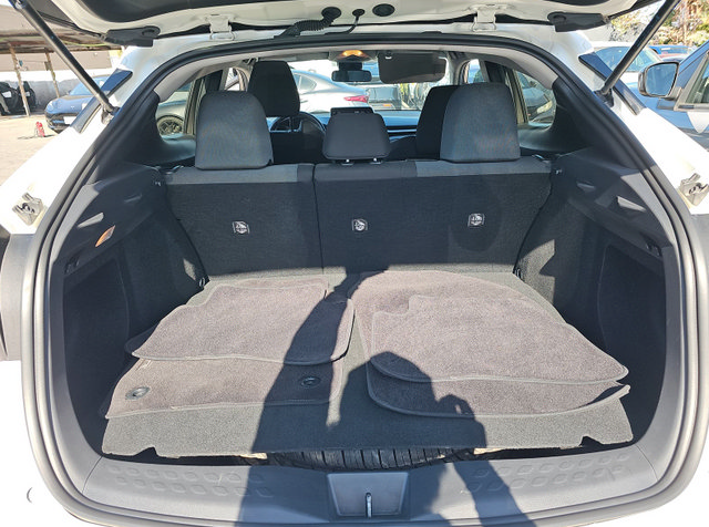 Used 2021 Toyota C-HR LE FWD image 11