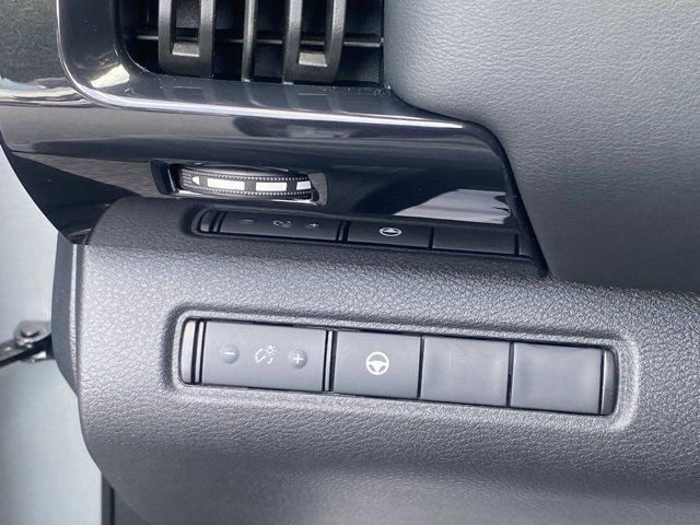 Certified 2024 Nissan Pathfinder SV image 26