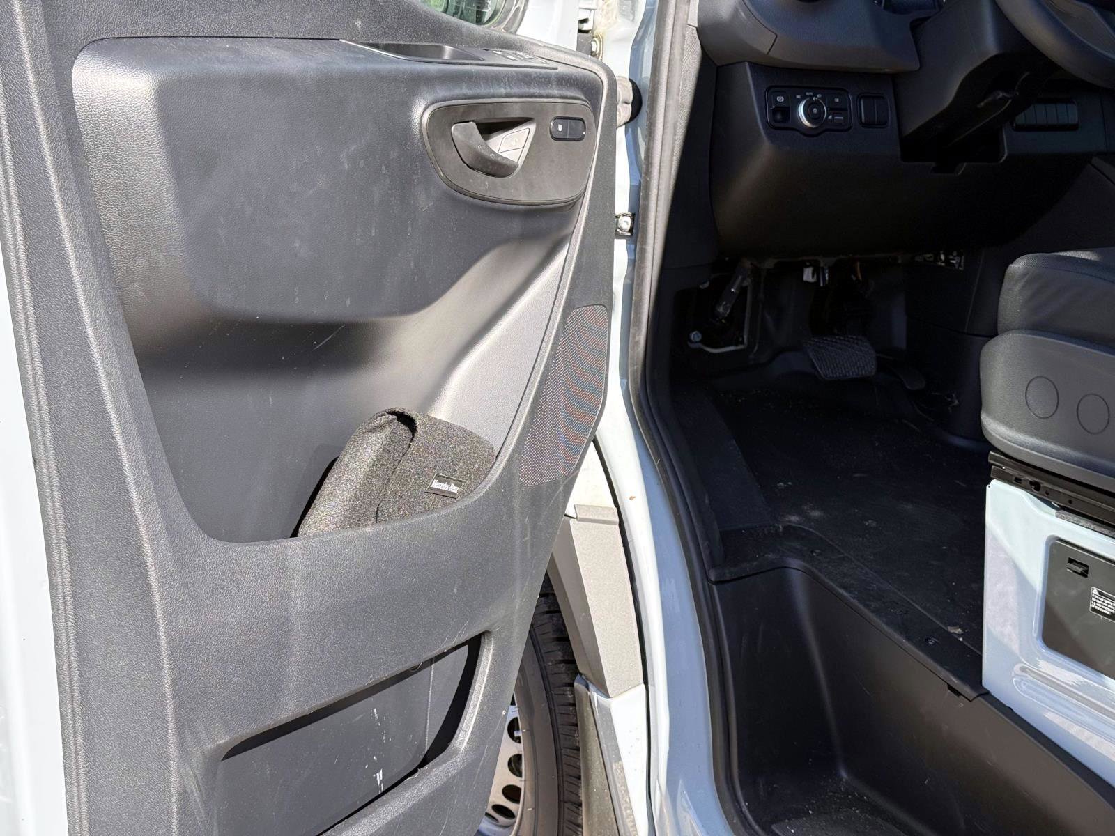 Used 2024 Mercedes-Benz Sprinter 144 Cargo image 15