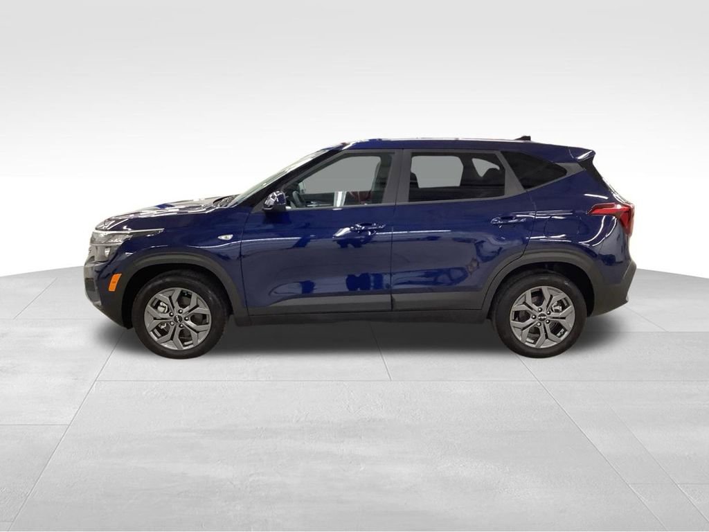 Certified 2025 Kia Seltos LX image 4
