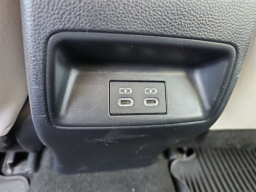 Used 2025 Toyota Corolla LE image 11