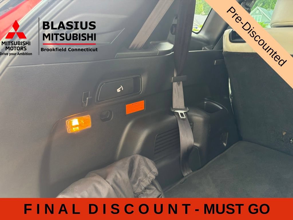 Used 2023 Mitsubishi Outlander SEL AWD/4WD image 19