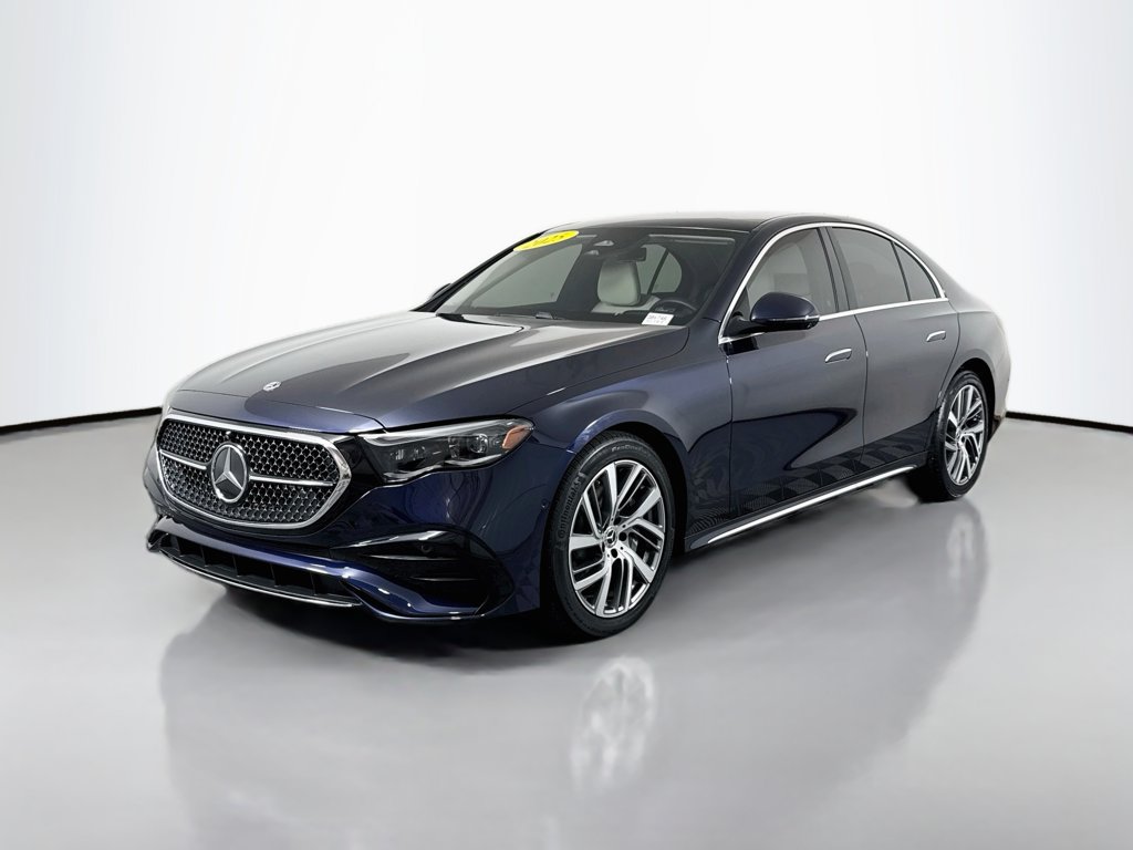 Used 2025 Mercedes-Benz E 450 4MATIC Sedan w/ MBUS Superscreen Package image 3