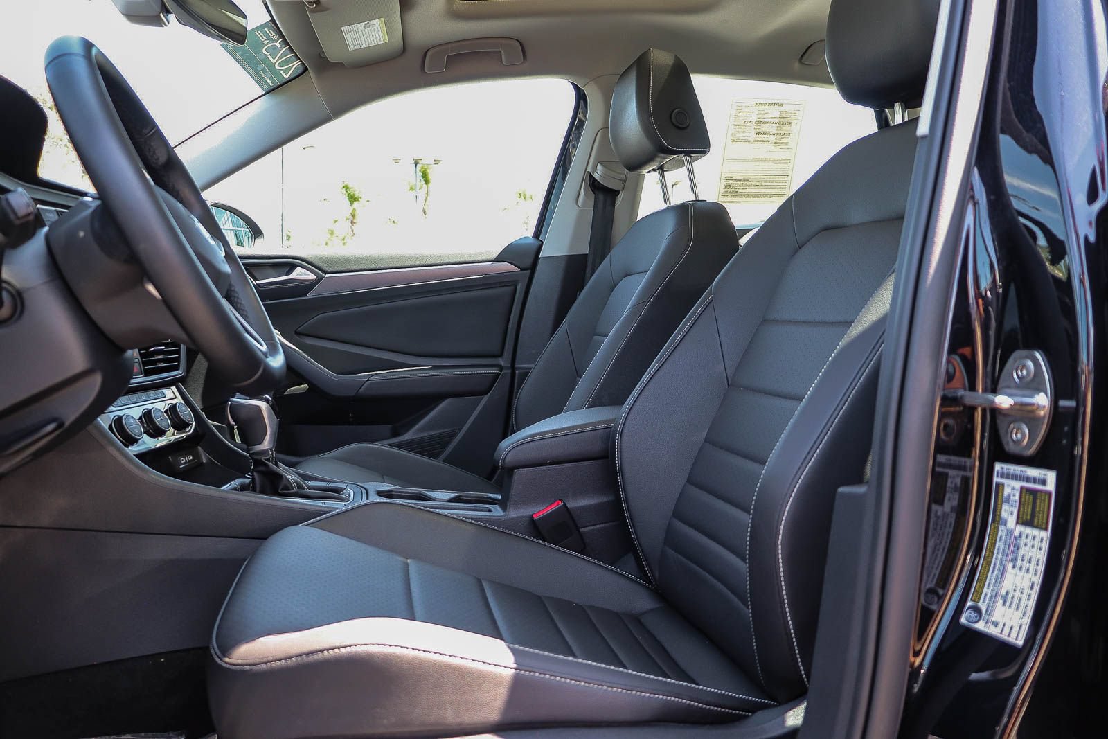 Used 2023 Volkswagen Jetta SE FWD image 19