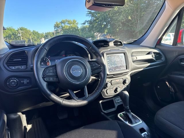 Used 2019 Jeep Renegade Altitude w/ UConnect 8.4 Nav Group FWD image 9