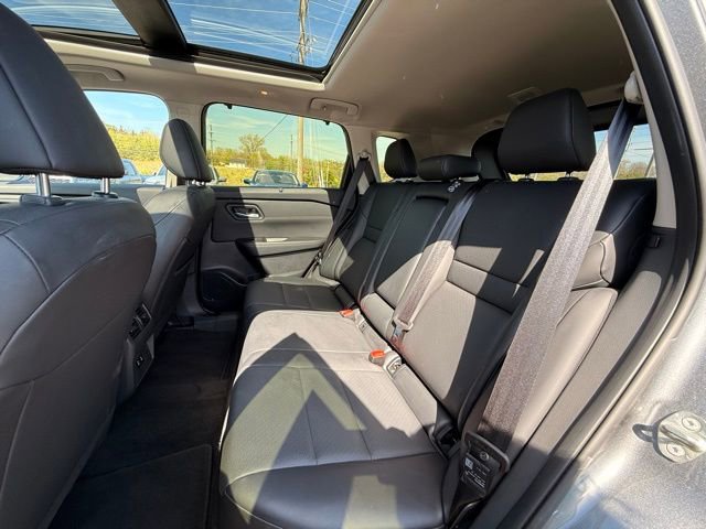 Certified 2024 Nissan Rogue SV w/ SV Premium Package image 17