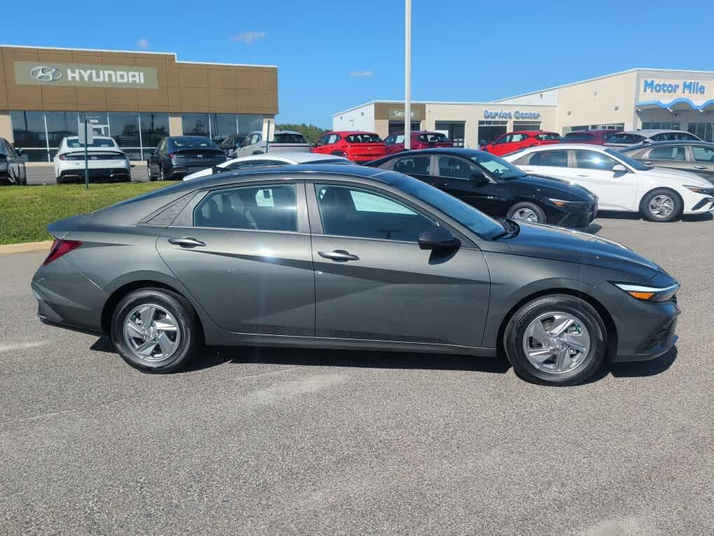 New 2026 Hyundai Elantra SE FWD image 15