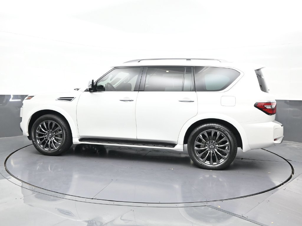 Used 2023 Nissan Armada Platinum w/ Captain's Chairs Package RWD image 2