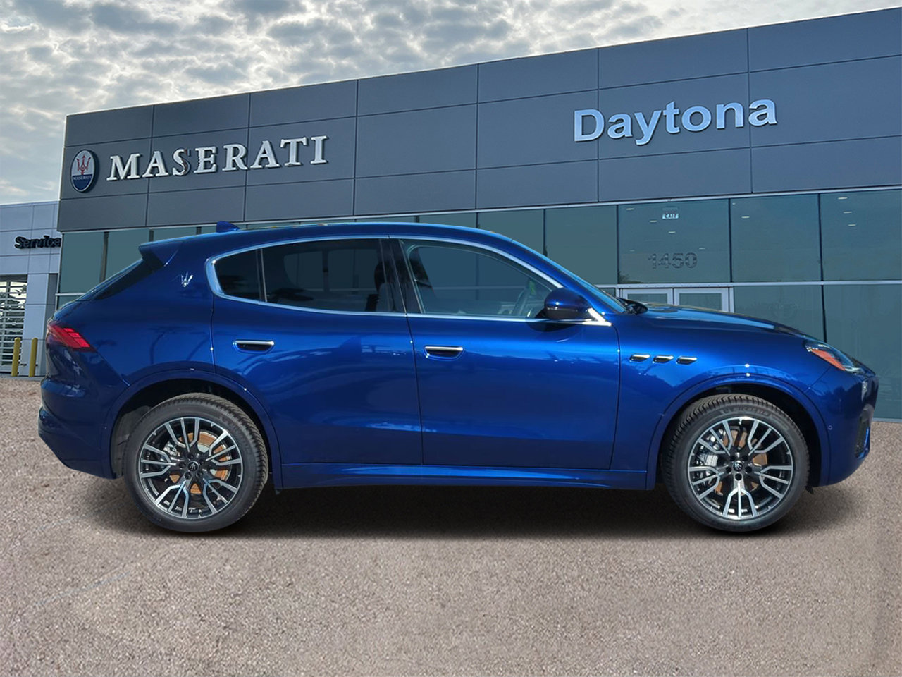 New 2025 Maserati Grecale GT image 2