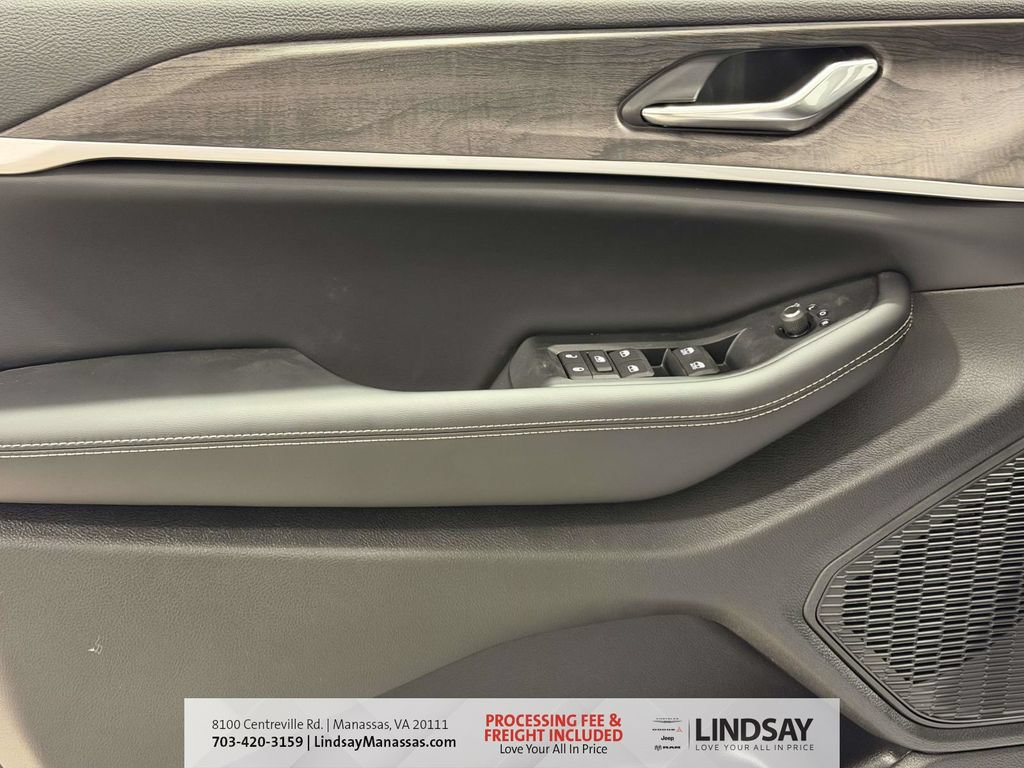 New 2026 Jeep Grand Cherokee Altitude AWD/4WD image 15