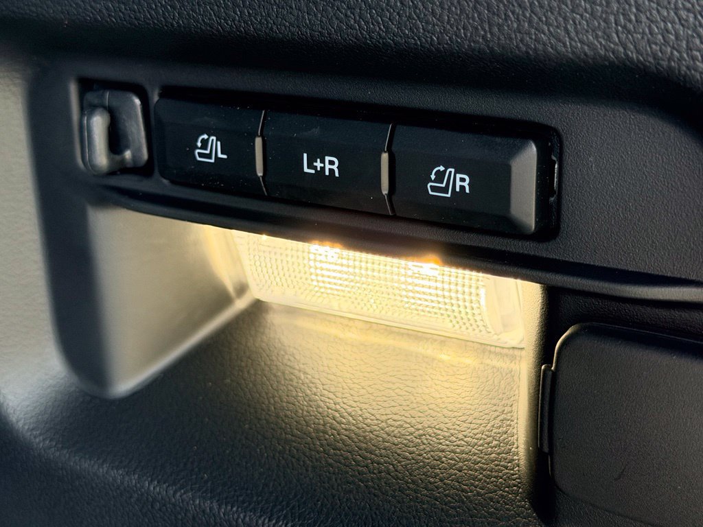 New 2027 Ford Explorer Platinum RWD image 28