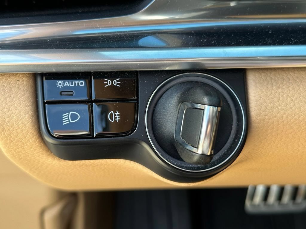 Certified 2021 Porsche Panamera 4 AWD/4WD image 27