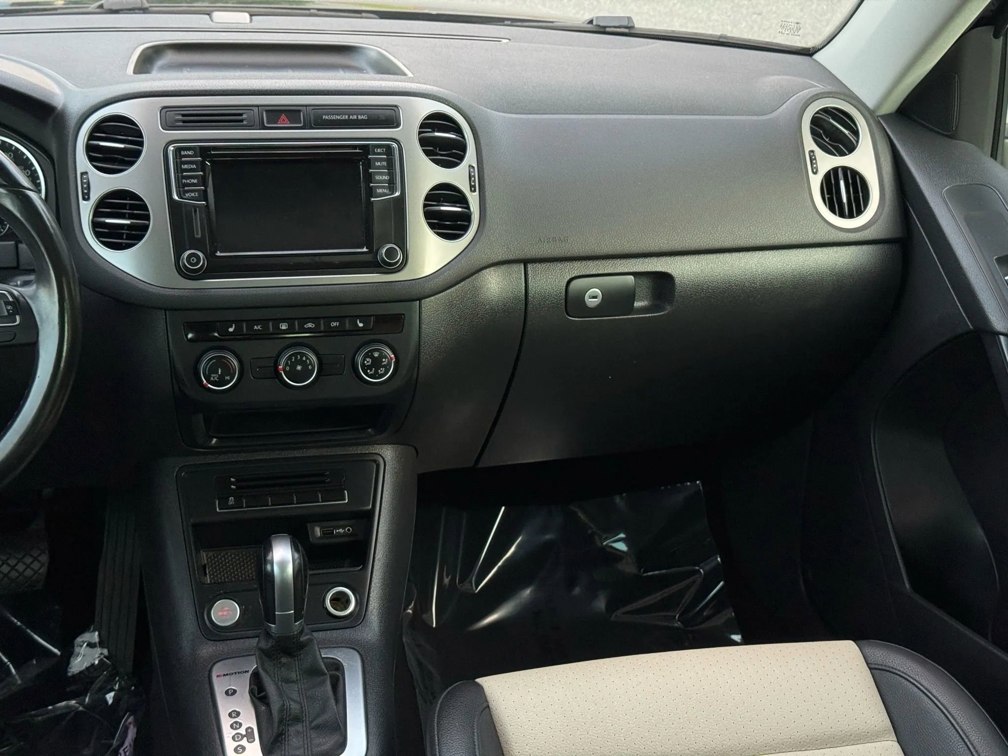 Used 2017 Volkswagen Tiguan Wolfsburg Edition image 29