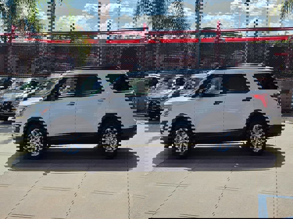 Used 2016 Ford Explorer FWD image 11