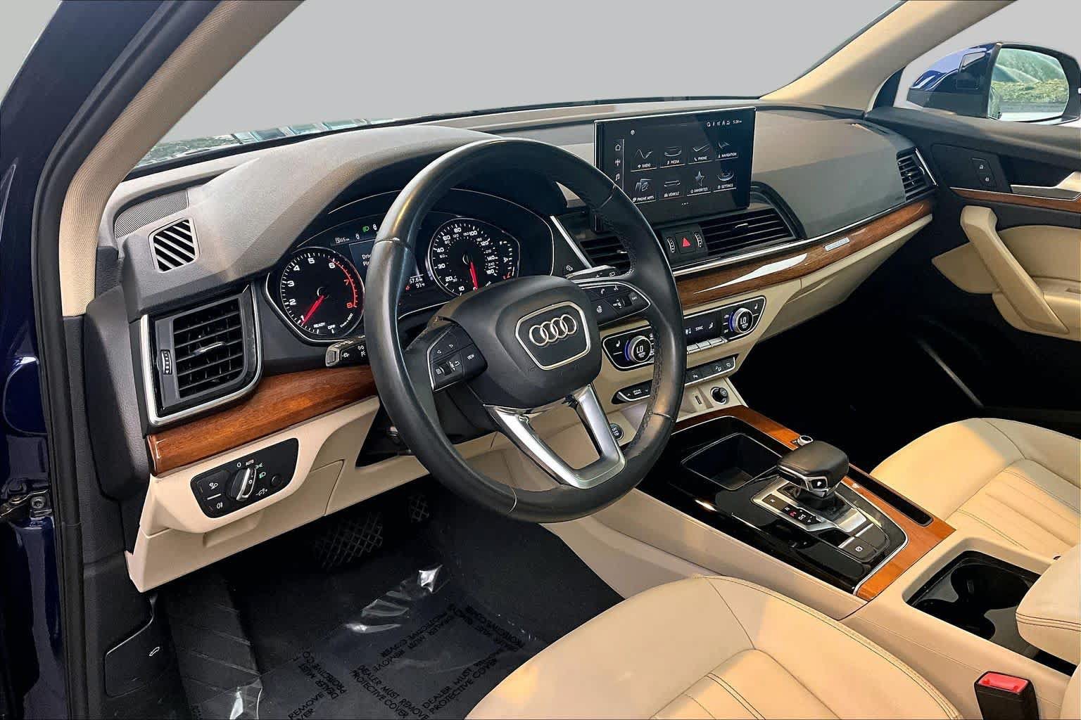 Used 2023 Audi Q5 2.0T Premium w/ Convenience Package AWD/4WD image 18