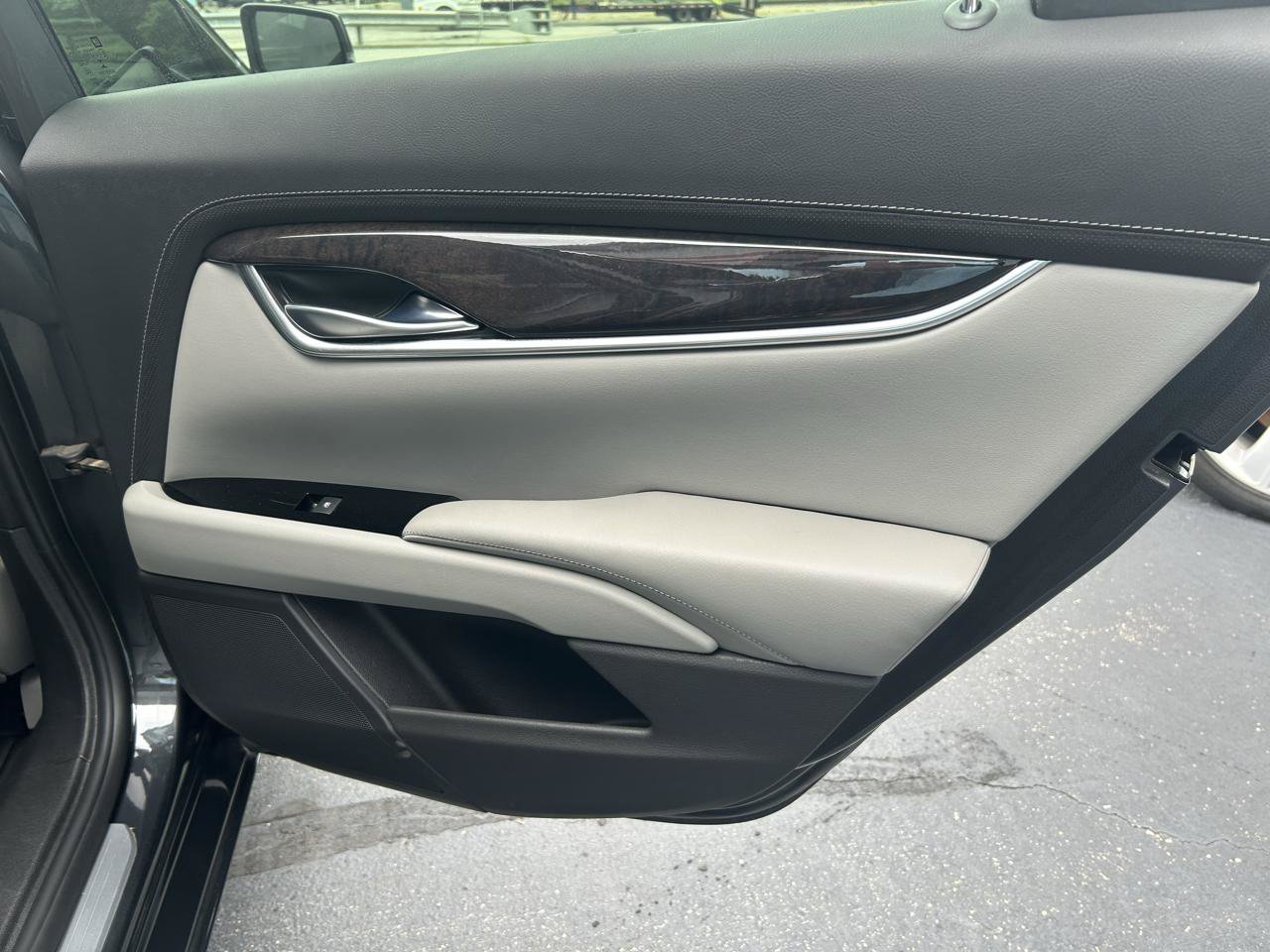 Used 2014 Cadillac XTS Luxury w/ Driver Awareness Package FWD image 24