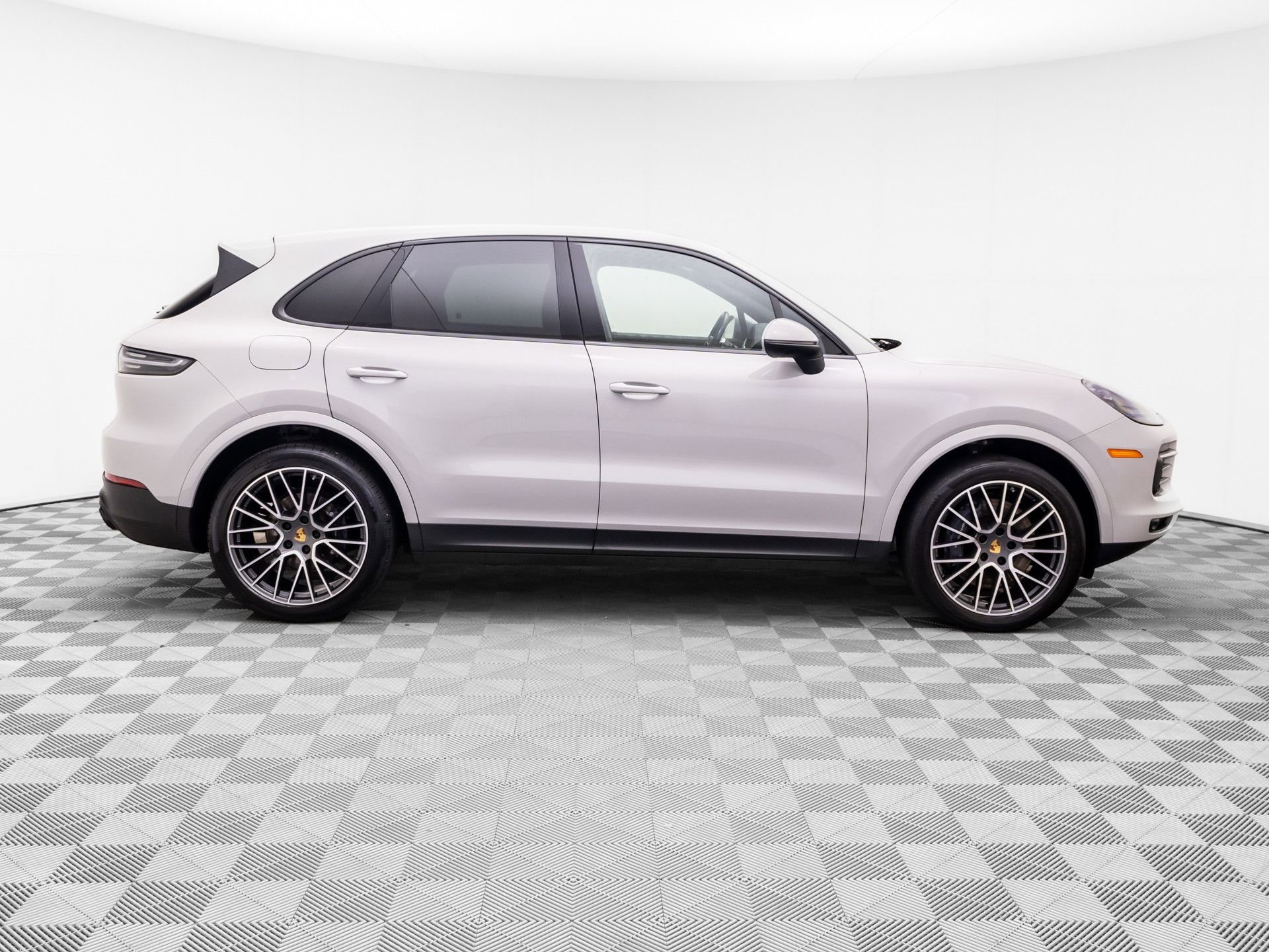 Certified 2023 Porsche Cayenne AWD/4WD image 7