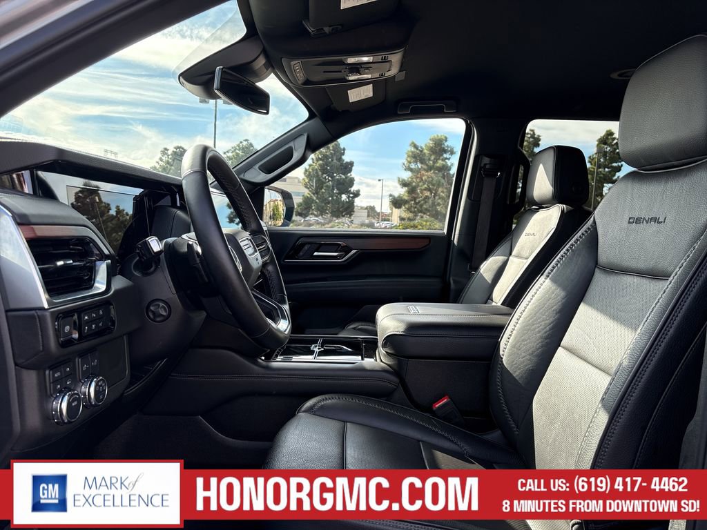 Used 2025 GMC Yukon Denali image 11