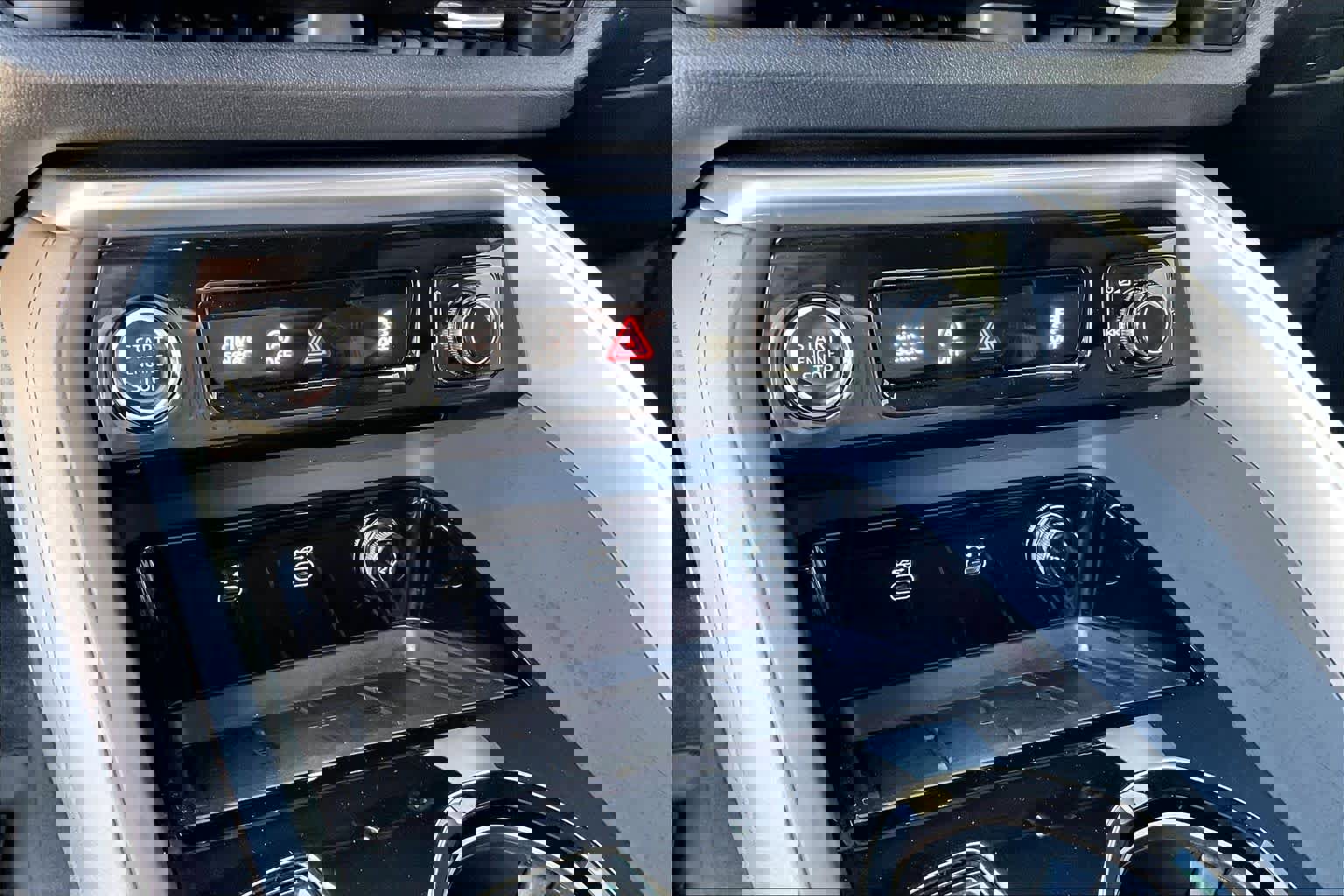 Used 2025 Audi Q5 Premium w/ Convenience Package image 30