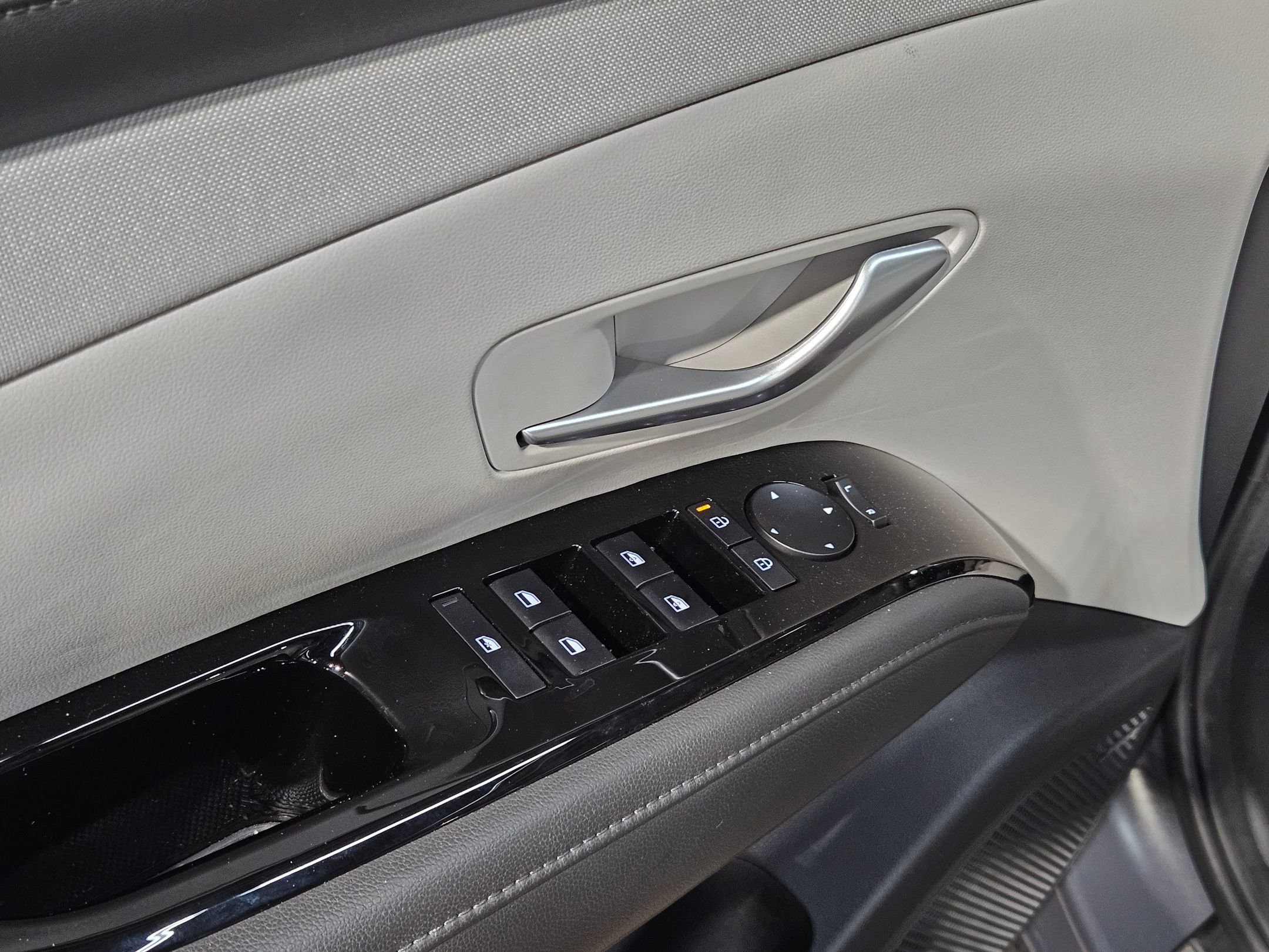 Used 2025 Hyundai Tucson Limited image 21